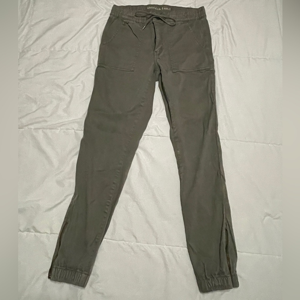 American Eagle high waited jegging jogger, green.